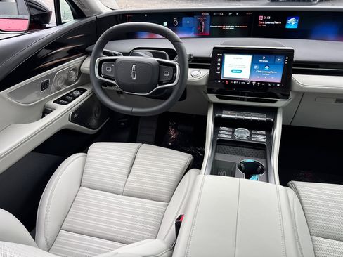 New 2026 Lincoln Nautilus Reserve AWD/4WD image 31