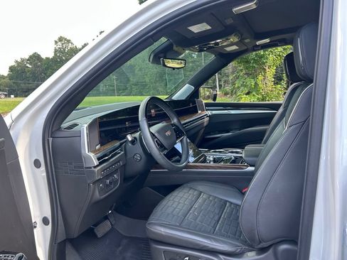 Used 2025 Cadillac Escalade ESV Sport Platinum AWD/4WD image 44