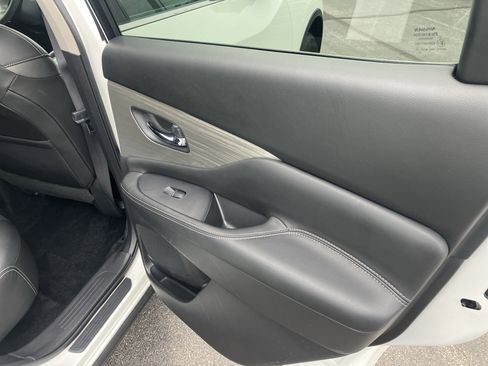 Used 2018 Nissan Murano SL w/ Cargo Package AWD/4WD image 13