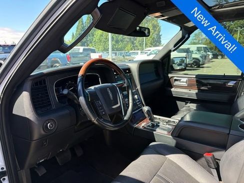 Used 2016 Lincoln Navigator Reserve AWD/4WD image 9