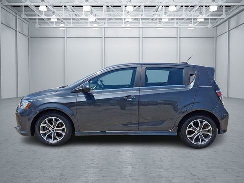 Certified 2020 Chevrolet Sonic LT w/ Convenience Package FWD image 9
