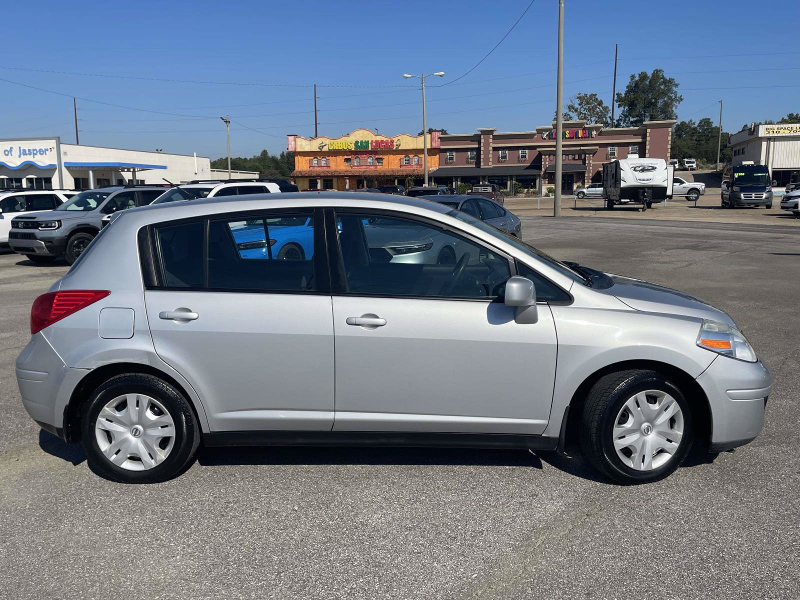 Used 2011 Nissan Versa 1.8 S w/ PWR Plus Pkg FWD image 2