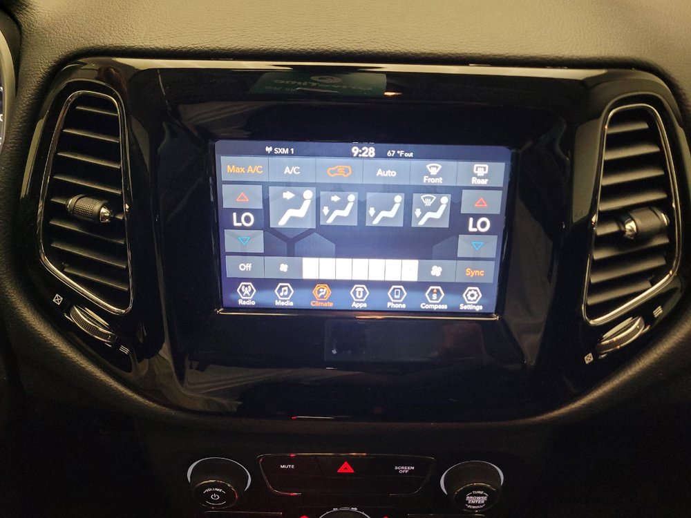 Used 2020 Jeep Compass Latitude FWD image 25