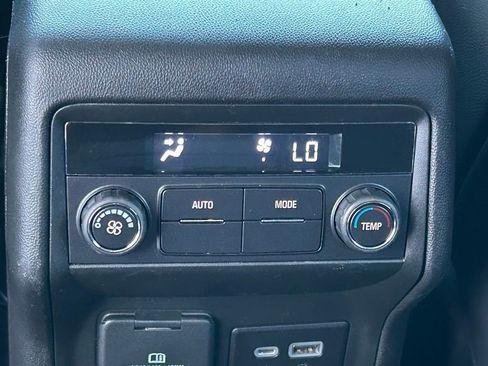 Used 2023 GMC Acadia SLT image 65