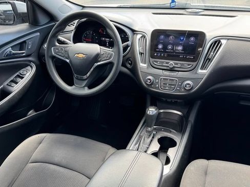 Used 2020 Chevrolet Malibu LT FWD image 19
