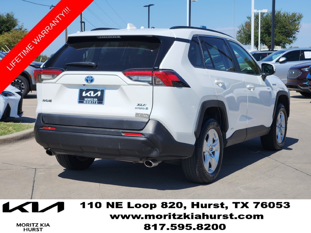 Used 2019 Toyota RAV4 XLE w/ Convenience Package AWD/4WD image 4