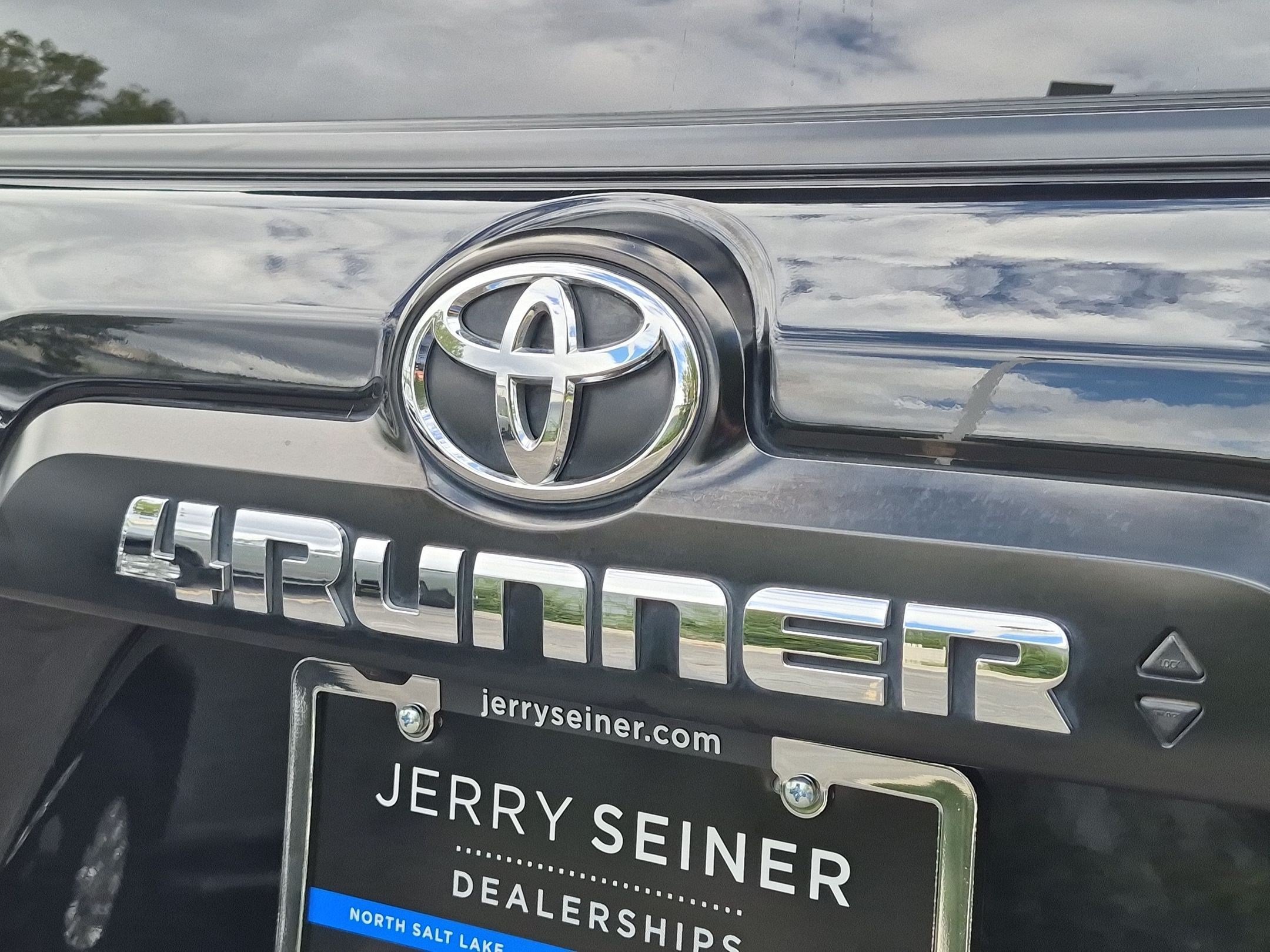 Used 2024 Toyota 4Runner TRD Off-Road Premium w/ Moonroof Package AWD/4WD image 15