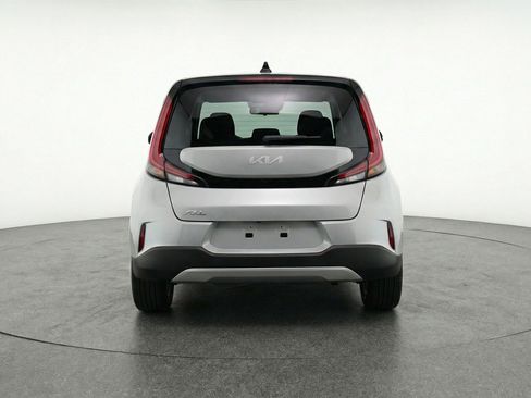 Used 2025 Kia Soul LX w/ LX Technology Package FWD image 7