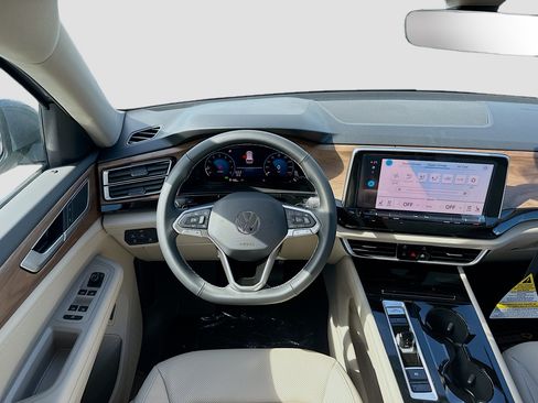 New 2026 Volkswagen Atlas SE FWD image 17
