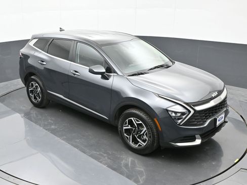 Used 2023 Kia Sportage LX image 29