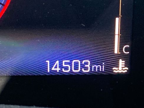 Used 2025 Chevrolet Trax LT w/ LT Convenience Package image 9