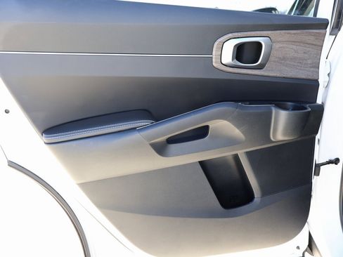 Used 2022 Kia Sorento X-Line EX image 18