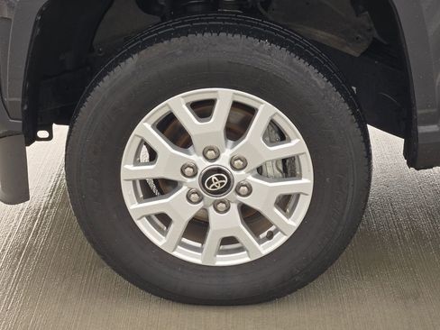Used 2025 Toyota Tacoma SR5 AWD/4WD image 12