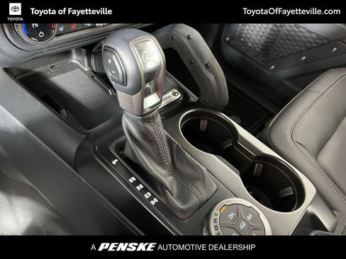 Used 2025 Ford Bronco Badlands image 31