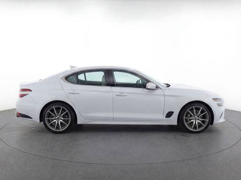 Used 2025 Genesis G70 2.5T image 11