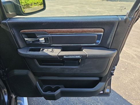 Used 2017 RAM 1500 Laramie w/ Convenience Group AWD/4WD image 15