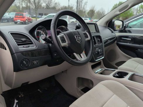 Used 2012 Dodge Grand Caravan Crew w/ Crew Value Pkg FWD image 10