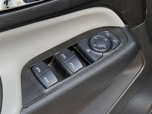 Used 2024 Chevrolet Equinox LS w/ LS Convenience Package AWD/4WD image 22