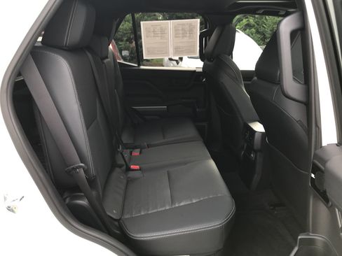 Certified 2026 Toyota 4Runner TRD Off-Road Premium AWD/4WD image 30