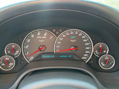 Used 2005 Chevrolet Corvette Base w/ Preferred Equipment Group image 13