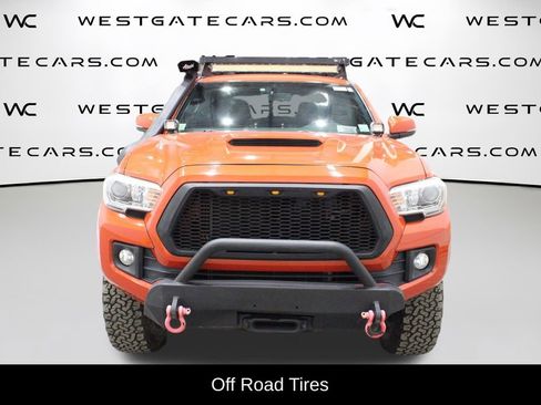 Used 2016 Toyota Tacoma TRD Sport image 4