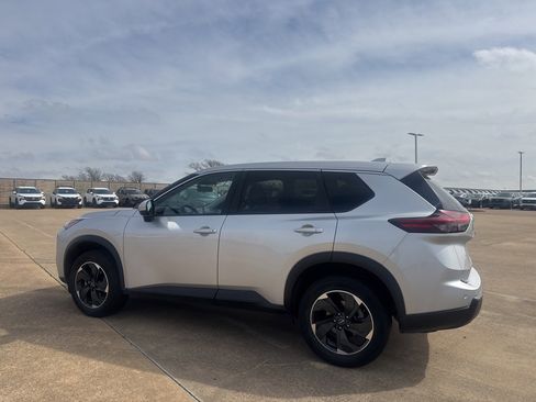 Certified 2025 Nissan Rogue SV image 14