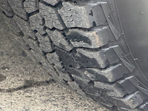 Used 2024 RAM 1500 Laramie AWD/4WD image 15