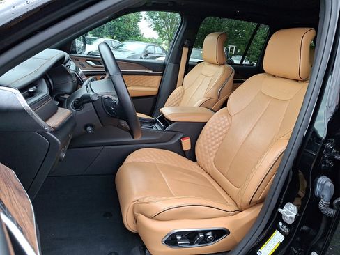 Used 2022 Jeep Grand Cherokee Summit w/ Advanced Protech Group IV AWD/4WD image 23