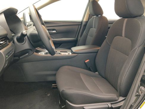 Used 2024 Nissan Sentra SV FWD image 17
