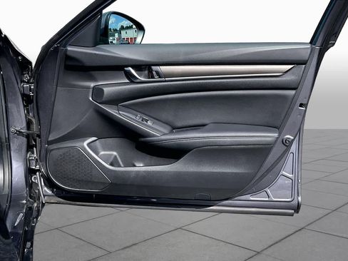 Used 2019 Honda Accord LX image 22
