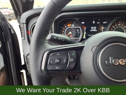 Used 2025 Jeep Wrangler Unlimited Rubicon image 22