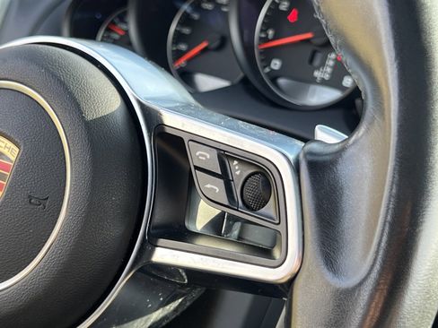 Used 2016 Porsche Cayenne image 22