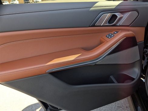 New 2026 BMW X7 M60i image 16