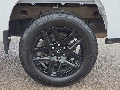 Used 2024 Chevrolet Silverado 1500 LT Trail Boss w/ Convenience Package II AWD/4WD image 30