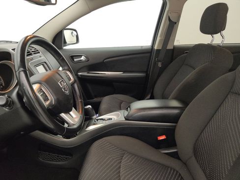 Used 2017 Dodge Journey SE w/ Flexible Seating Group image 17