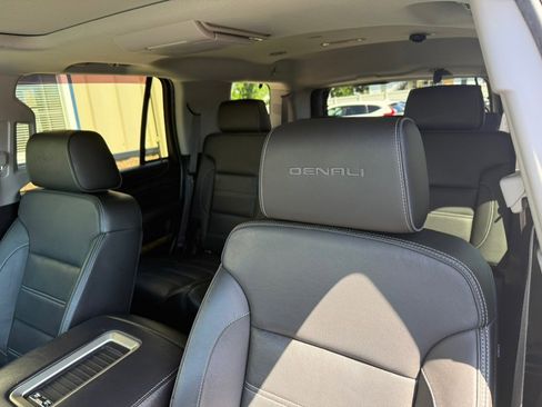 Used 2017 GMC Yukon Denali w/ Open Road Package AWD/4WD image 15
