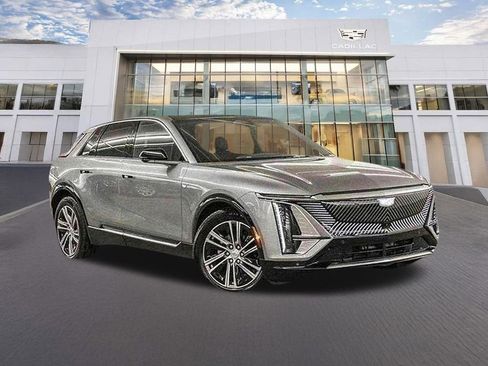 Used 2026 Cadillac Lyriq Premium Luxury RWD image 3