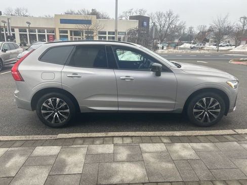 Used 2025 Volvo XC60 B5 Plus w/ Climate Package image 6