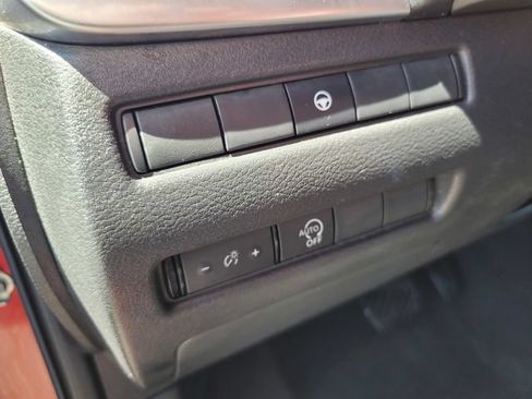 Certified 2023 Nissan Rogue SV FWD image 19