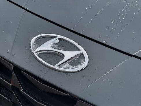 Used 2023 Hyundai Elantra Limited image 26