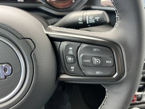 New 2026 Jeep Gladiator Mojave w/ Technology Group AWD/4WD image 24