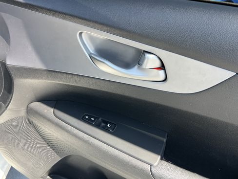 Used 2023 Kia Forte LX FWD image 17