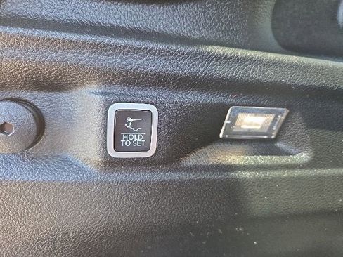 Used 2023 Jeep Grand Cherokee L Limited AWD/4WD image 53