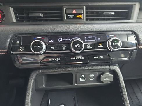 Certified 2025 Honda Pilot TrailSport image 28