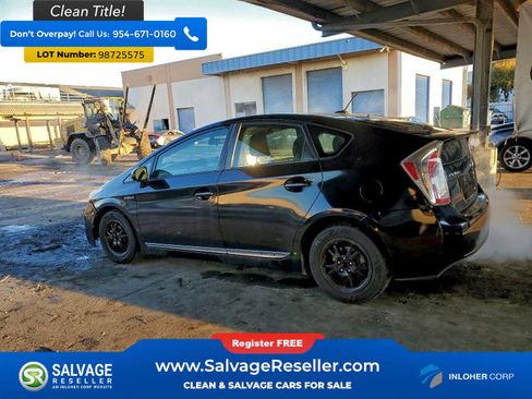 Used 2014 Toyota Prius Three image 3