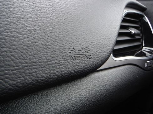 Used 2020 Jeep Cherokee Limited AWD/4WD image 32