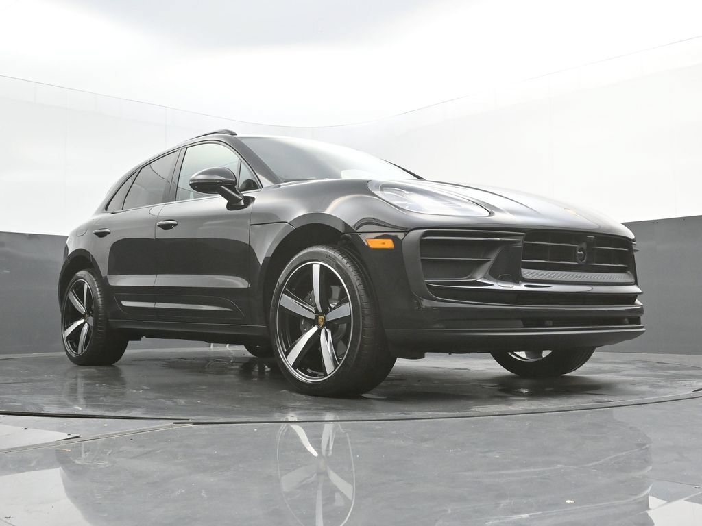 New 2026 Porsche Macan AWD/4WD image 33