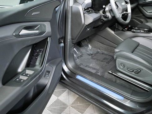 Certified 2025 Audi Q6 e-tron Premium Plus w/ Premium Plus RWD image 8