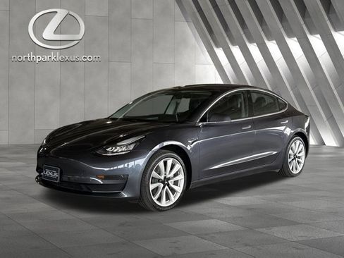 Used 2020 Tesla Model 3 Standard Range Plus image 3