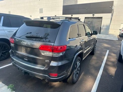 Used 2018 Jeep Grand Cherokee Overland AWD/4WD image 7